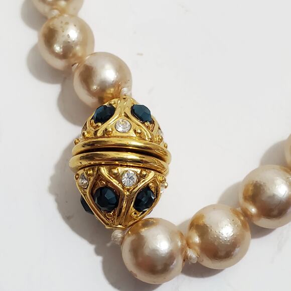 Vintage Nolan Miller Champagne Faux Pearl Necklace With Screw Clasp - Picture 3 of 5